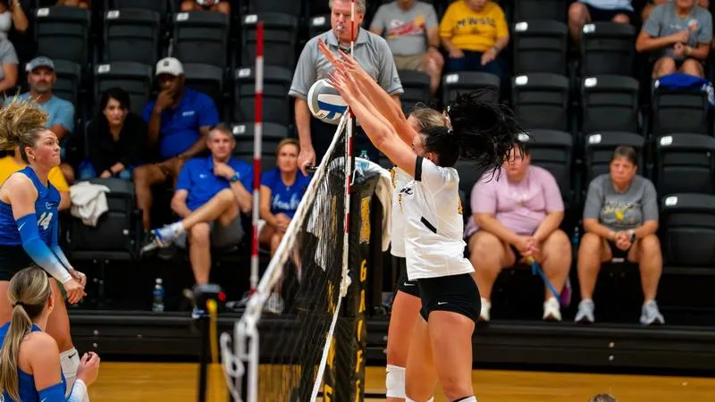 Volleyball falls in five sets to Rockhurst Saturday