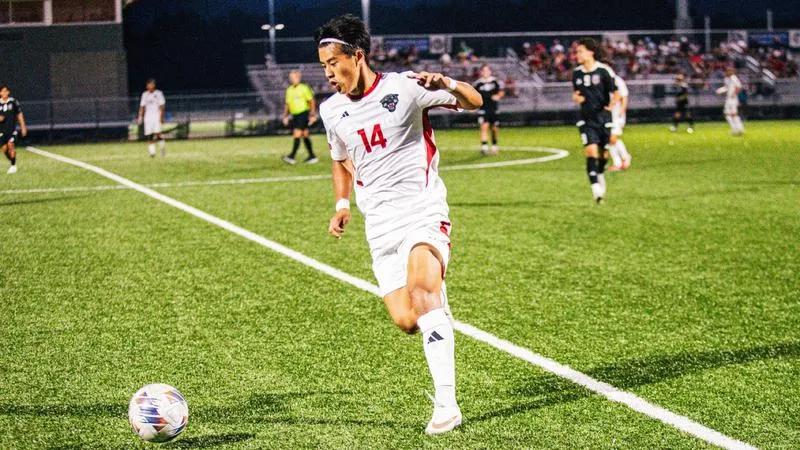 Huang's Brace Powers Men's Soccer Past Truman State, 3-1