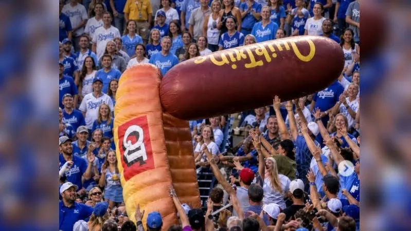 Kansas City Royals Fans Complete Ambiguous QT Hot Dog Challenge