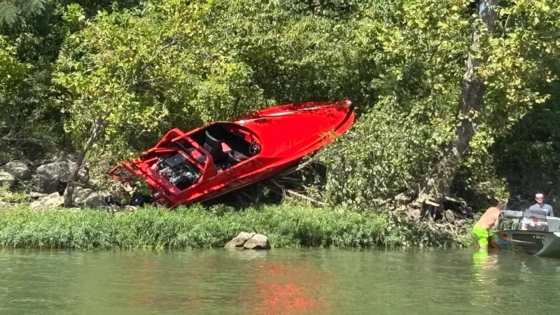 Occupants hurt in Gasconade River boating accident