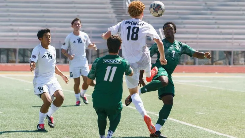 Men's Soccer Moves up to #13 in Newest USC Poll