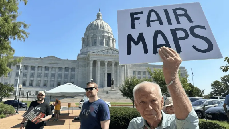Supreme Court rebuffs Missouri's push to use new US House map backed by Trump in November