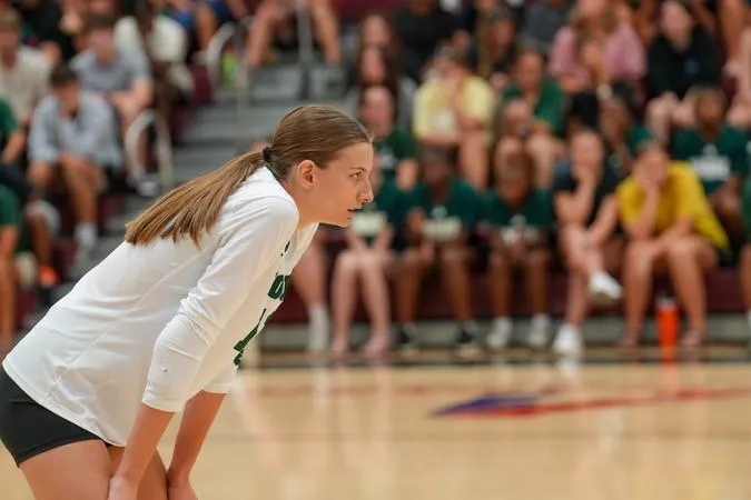 Owls Fall to Missouri Valley in Four Sets
