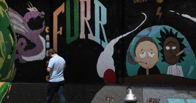 St. Louis moves to rein in smoke shops after shootings, drug raids