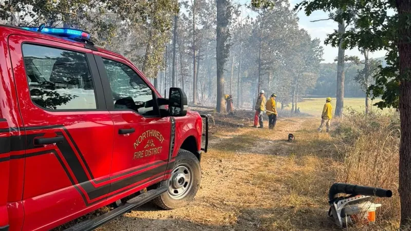 Crews respond to large cover fire along I-44 in Laclede County