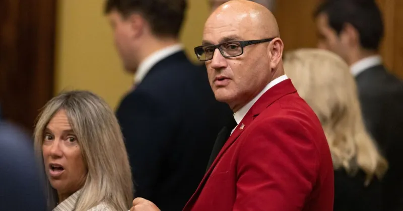 Hoskins tells Missouri election officials to use 2022 maps, avoiding contempt charge