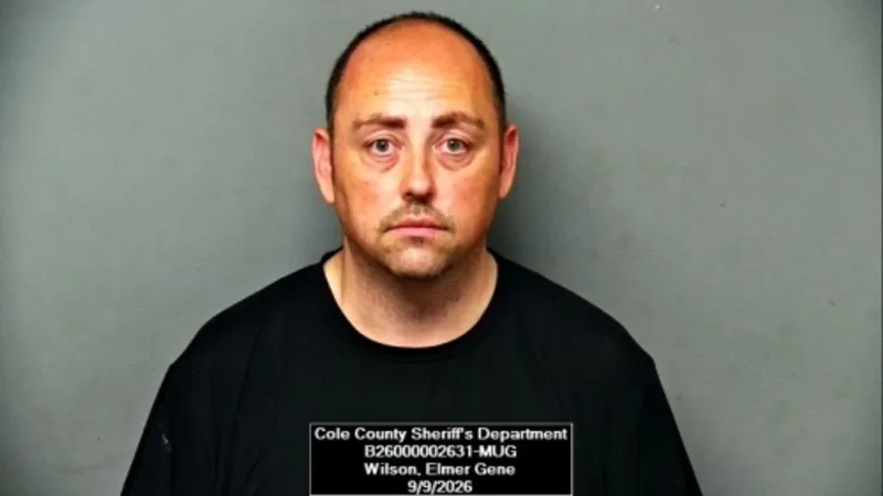 Jefferson City man held without bond after threatening victim with knife