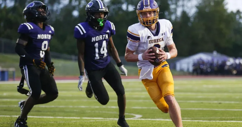 Zac Kem continues to thrive in first season under center, helps Eureka top Parkway North