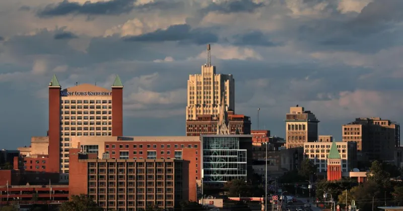SLU graduate workers reach tentative agreement with university for pay raises