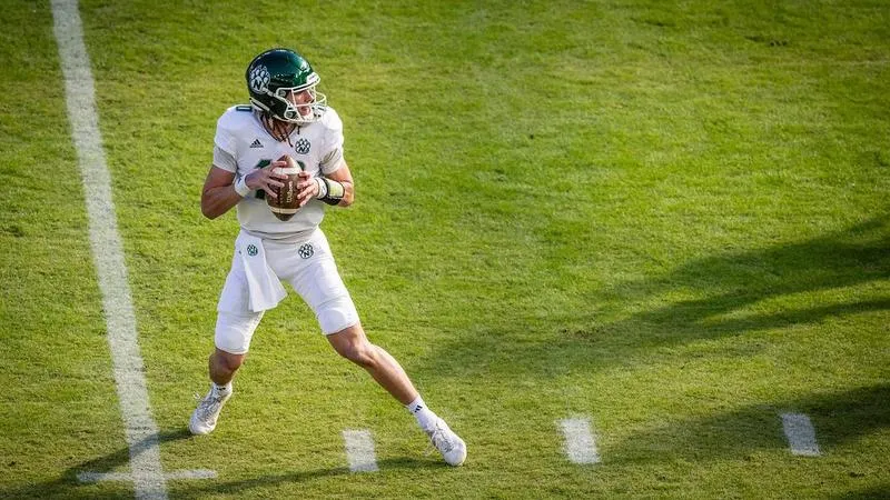 No. 7 Bearcats hold off Ichabods, 31-24