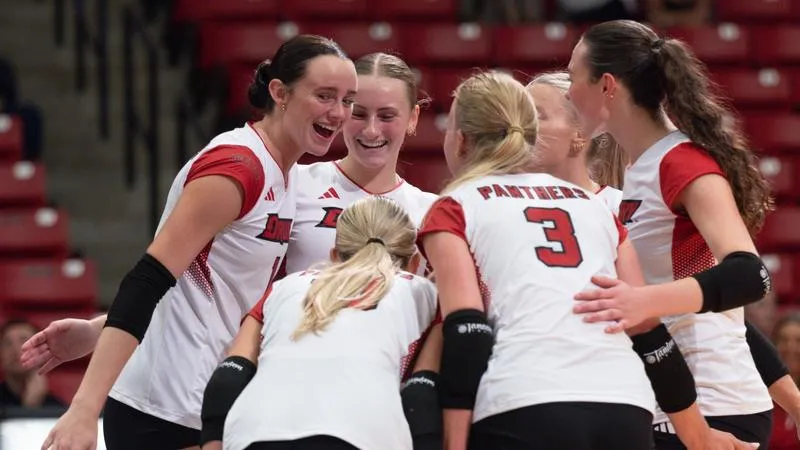 Volleyball Topples No. 4 Washburn to Conclude Stay in Topeka