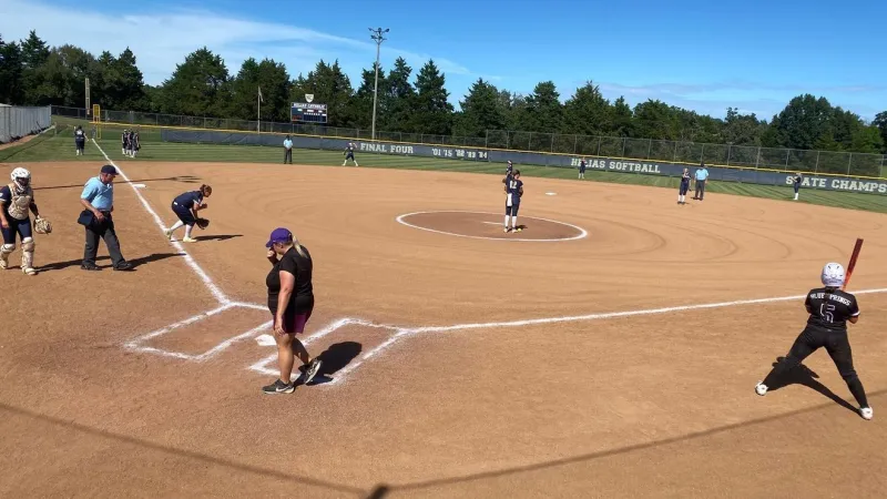 Helias Softball picks up two wins at home against Francis Howell Central and Blue Springs