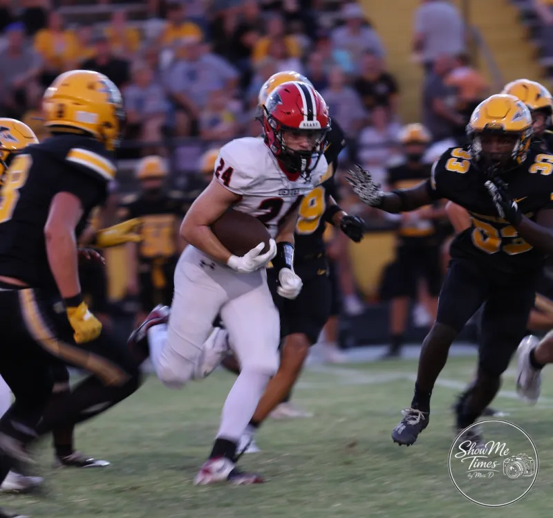 Hollywood Strikes Paydirt From 42 Yards as Kennett Edges Dexter, 35-31 by Josh Ayers