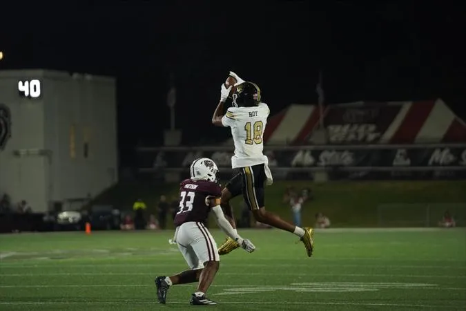 Elijah Roy Named OVC Rookie of the Week