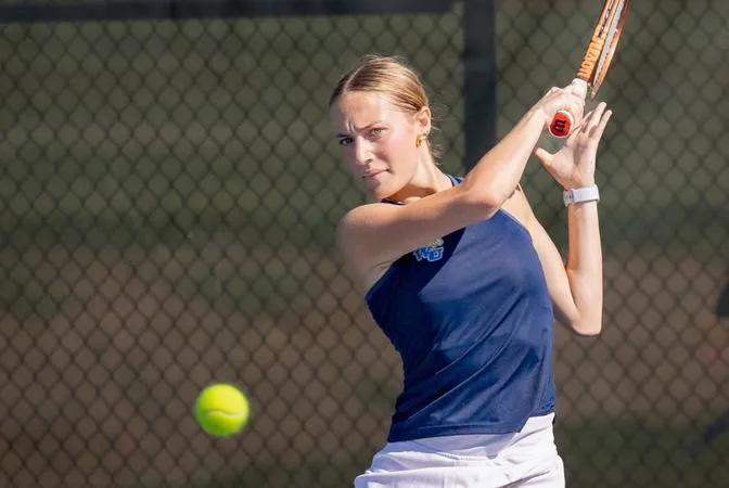 Women's Tennis Opens Season in Franklin