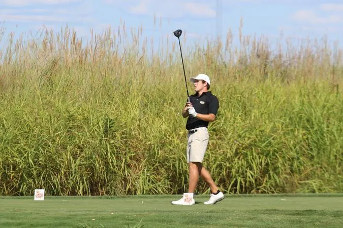 Tritons Tied For Eighth Place After First Day of Midwest/Central Region Preview