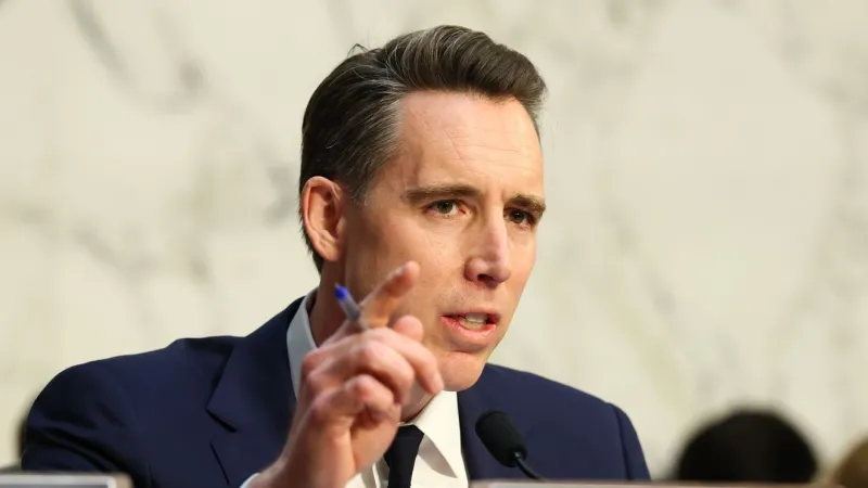Sen. Josh Hawley dismisses 2028 presidential run speculation: 'I have no intention'