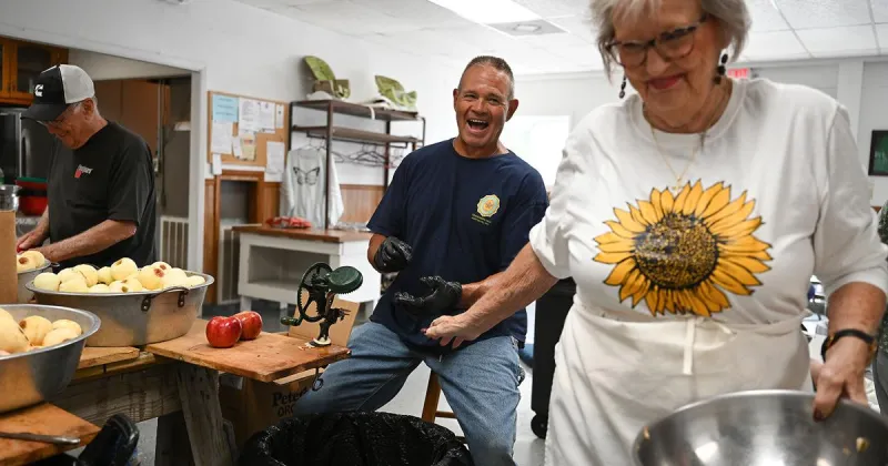 Hartsburg community comes together for annual apple butter assembly