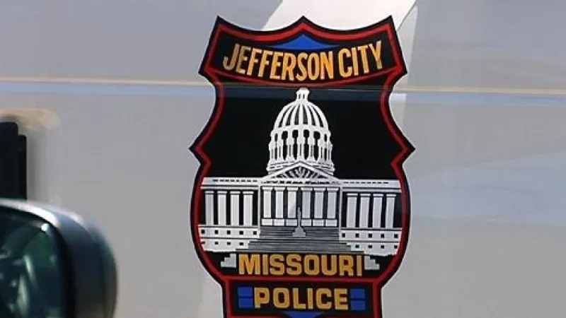 Jefferson City man arrested for DWI after crashing onto golf course
