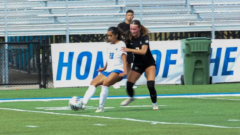 Late Goal Lifts Hawks to Sixth-Straight Victory