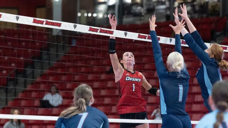 Volleyball Sweeps McKendree to Open GLVC Play