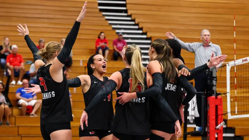 No. 25 Jennies Volleyball Sweeps UAFS in MIAA Opener