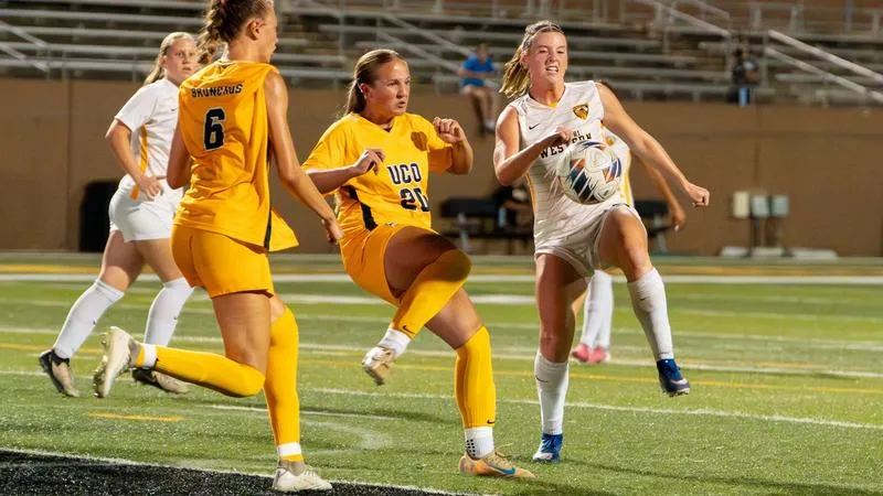 Knisley punches in late goal, soccer draws Central Oklahoma