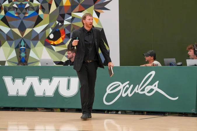 Owls Swept in Papes' Homecoming