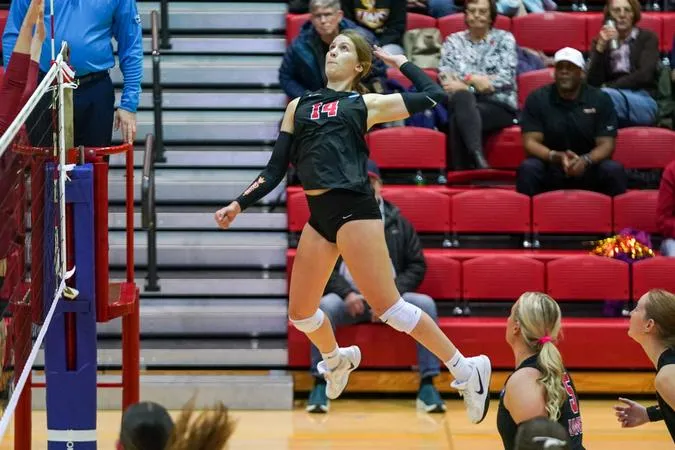 Santel's Career-High 28 Kills leads UMSL Past Drury