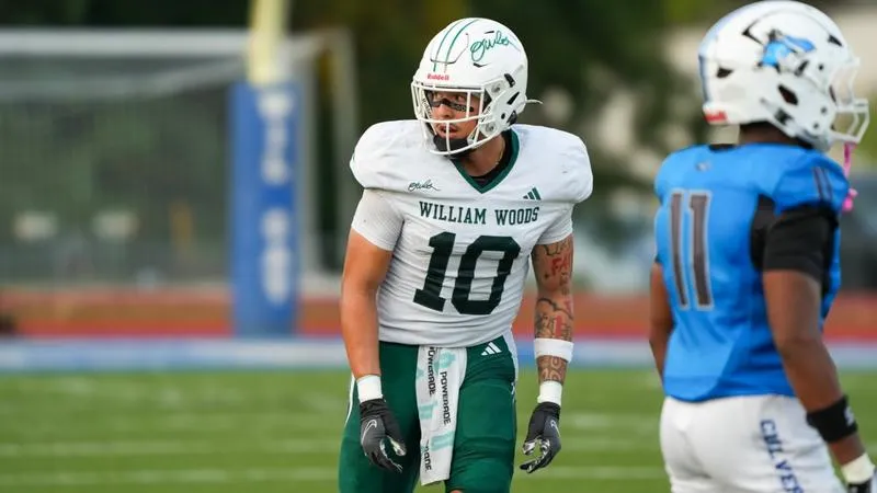Becerra's Three-Touchdown Day Lifts Owls to Win over Mount Mercy