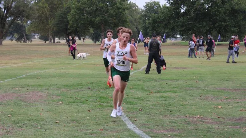 Men's Cross Country Claim 3rd at Stampede Behind Born's Runner-Up Performance; Women Finish 11th
