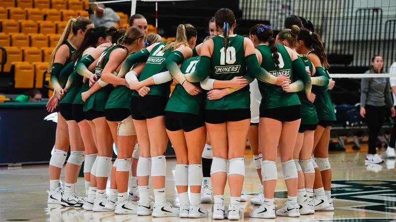 Second Set Surge Comes Up Short as S&T Falls to Upper Iowa