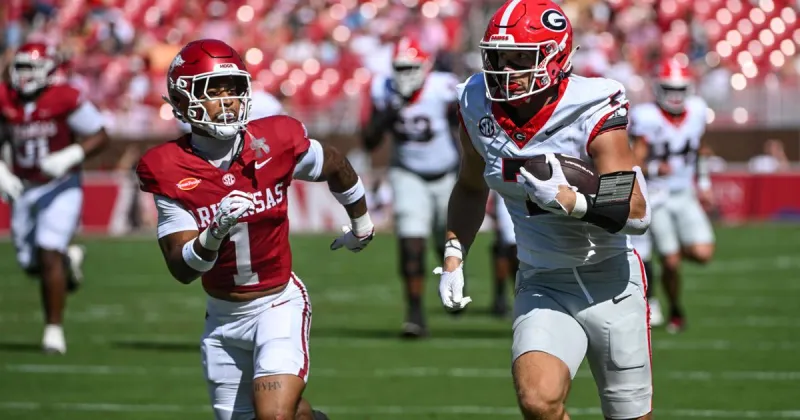 Chauncey Bowens runs for 3 TDs as No. 2 Georgia steamrolls past Arkansas