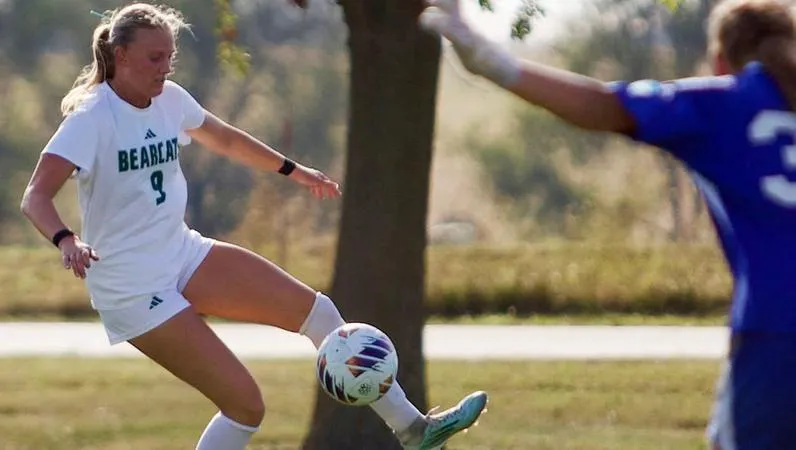 Bronchos use two second-half goals to net 2-1 win over Bearcats