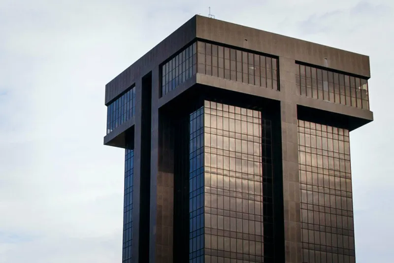 Hammons Tower owner sues Strong Law