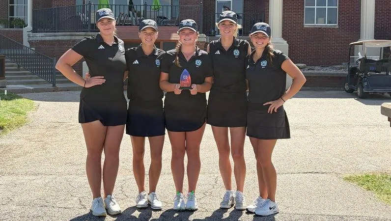 Golfers shoot second-best team score in program history