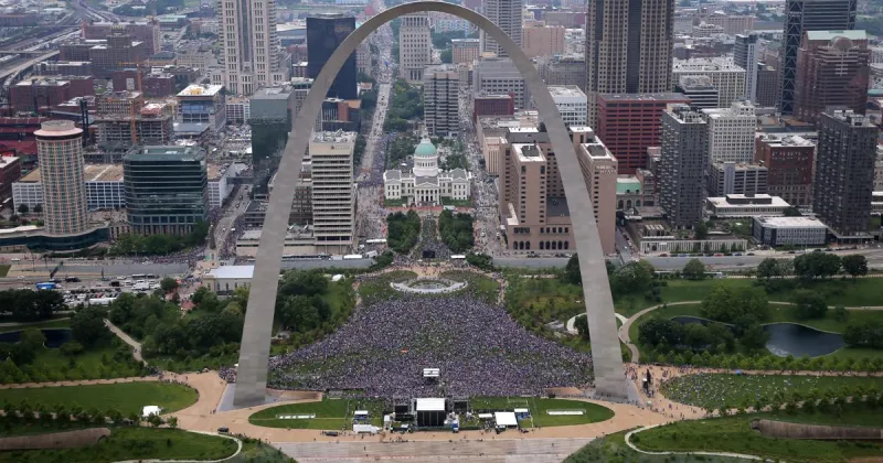 Woman seeks $10M+ from Blues, Fair Saint Louis for fall during Stanley Cup celebration