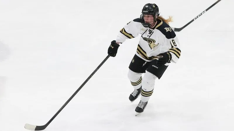 Women's Hockey Falls To Merrimack College In Series Finale