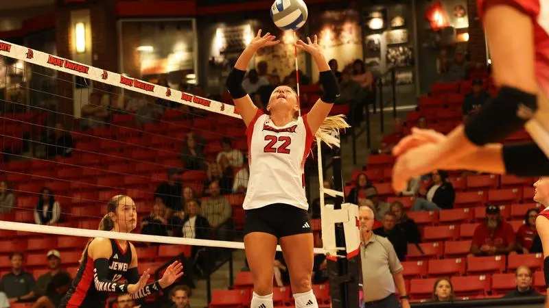 Bray Tops 1,000 Assist Milestone in Volleyball's Sweep of Jewell