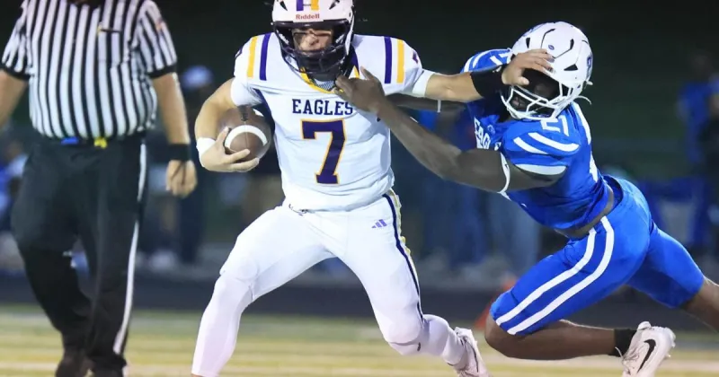 Luke Clouser's dual threat helps Civic Memorial rally past Columbia in second half