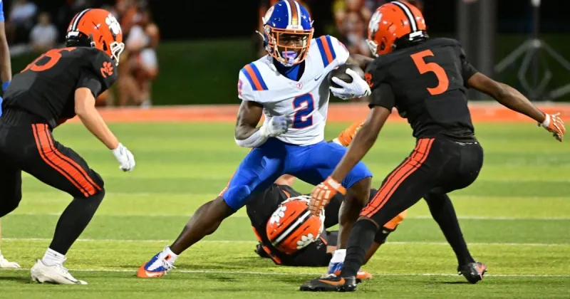 East St. Louis pulls away from Edwardsville behind defense, Ronnie Gomiller