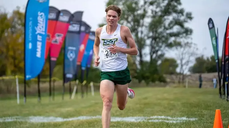 Henry Born Earns GLVC Runner of the Week for the Second Week in a Row