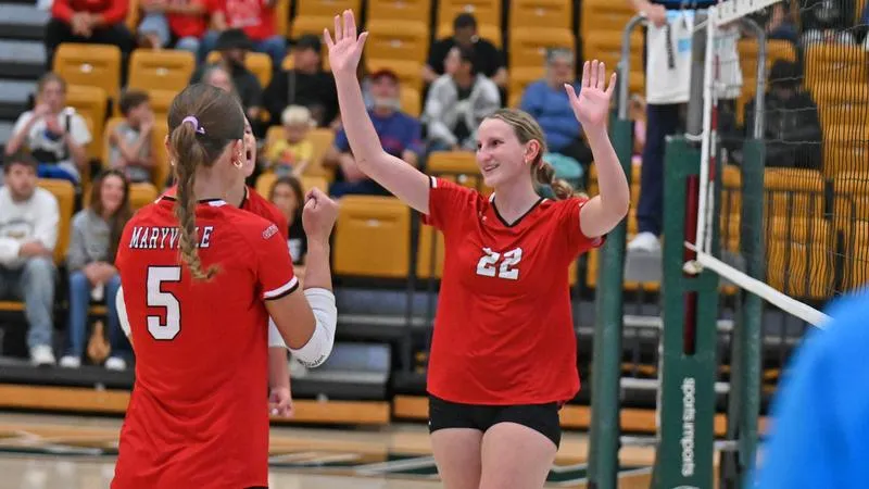 Volleyball Saints Stay Unbeaten in GLVC Play with Five-Set Victory at Missouri S&T