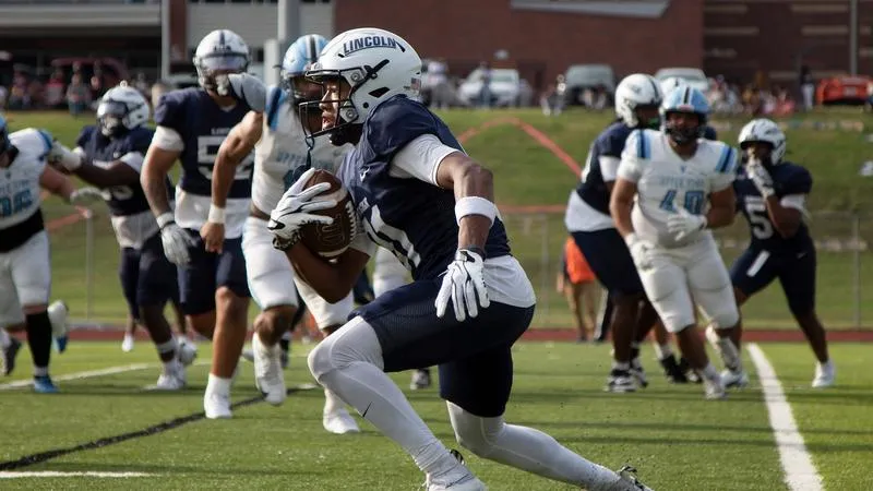 Blue Tigers Beat Peacocks in Homecoming Thriller