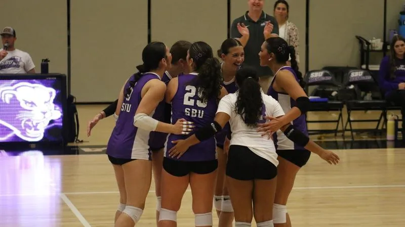 Women's Volleyball Dominate Cardinals in Straight-Set Victory