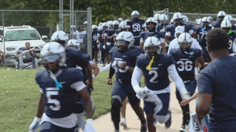 Lincoln Football breaks conference losing streak with homecoming win over Upper Iowa