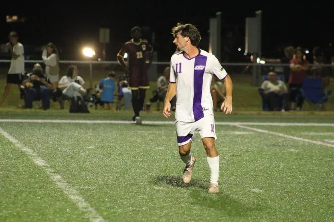 Wright's Last Minute Equalizer Gives Bearcats a Point Against Greyhounds