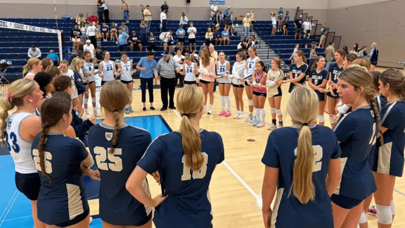 Helias Volleyball sweeps Tolton for 26th win