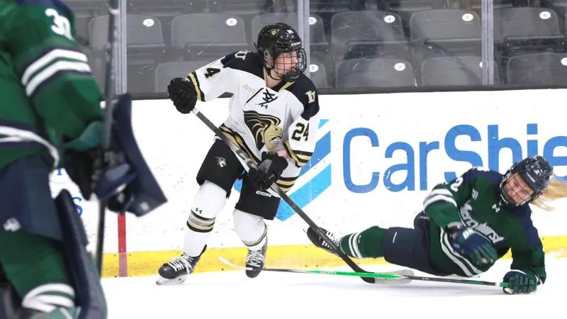 Women's Hockey Travels To Delaware To Open Conference Play This Weekend