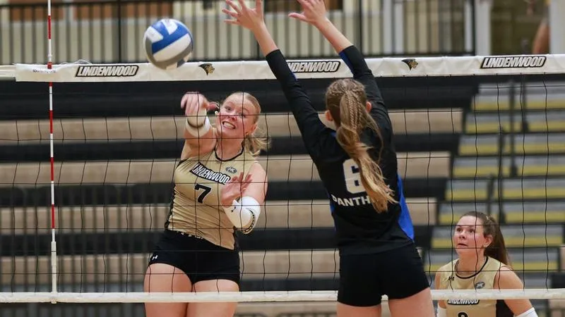 Women's Volleyball Sweeps Eastern Illinois In 2026 Home Opener